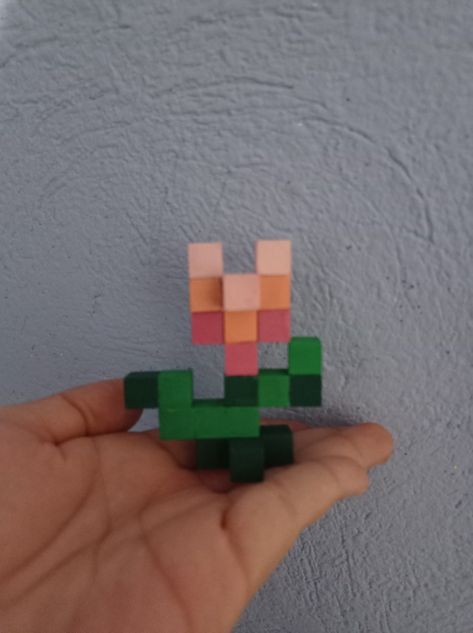 Flor Minecraft, Diy Minecraft Decorations, Minecraft Diy Crafts, Minecraft Room Decor, Collage Des Photos, Wood Block Crafts, Diy Minecraft, Minecraft Decorations, Minecraft Pixel Art