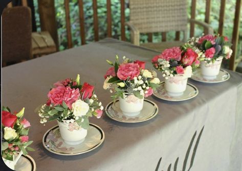 High Tea Table Decor, Afternoon Tea Wedding Reception, Teacup Centerpieces, Teapot Centerpiece, Tea Party Centerpieces, Tea Cup Centerpieces, Afternoon Tea Wedding, Teacup Flowers, Tea Wedding