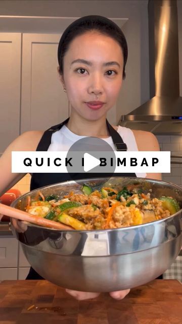 Jessica Cha on Instagram: "One-pan bibimbap recipe below  Most is eye-balling the measurement based on your preference  Choice of veggies (typically use carrots, spinach, zucchini, mushrooms, soybean sprouts, etc) Cooking oil (I use avocado oil. Add more during cooking if needed) Minced garlic (however amount your heart desires) Salt to taste Roasted sesame seeds 1/4 cup of water if needed to create more steam  1.5lbs of ground turkey (can use protein of your choice) ~1 cup of pre-made bulgogi sauce (I use CJ Bulgogi marinade sold at most Korean grocery stores) Black pepper  Gochujang and sesame oil (add enough oil to be able to mix, but not too much)  #korean #koreanfood #bibimbap #bibimbab #aapi #aapiheritagemonth #quickrecipes" Asian Breakfast Recipes Healthy, Bibimbap Meal Prep, Korean Gukbap, Korean Bibimbap Sauce, Korean Recipes Bibimbap, Korean Easy Recipes, Korean Food Recipes Easy, Bulgogi Bibimbap, Korean Bimbap Bowls Recipe