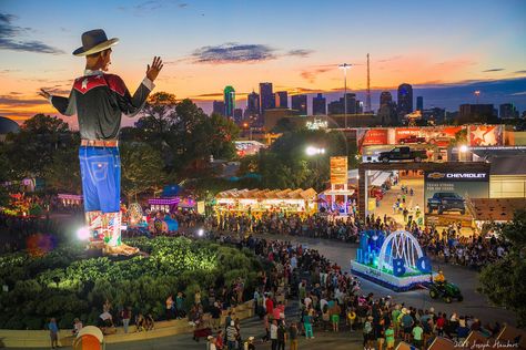 Texas Fair, Things To Do In Dallas, Highland Park Village, Peanut Butter Overnight Oats, Texas State Fair, Visit Dallas, No Bake Pumpkin Pie, Country Fair, Nature Museum