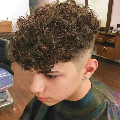 Curly Mop-Top (sides shaved) Black Hair Perm, Fade Haircut Curly Hair, Mens Hairstyles Curly, Men's Curly Hairstyles, Curly Hair Fade, Men Haircut Curly Hair, Faded Hair, Haircuts For Curly Hair, Fresh Hair