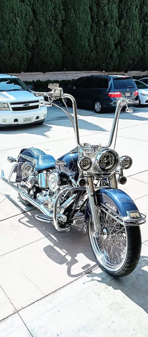 Cholo Motorcycles, Lowrider Motorcycles, Low Rider Motorcycle, Vicla Softail, Low Rider Bike, Motorcycle Lowrider, Lowrider Bikes, Harley Tattoos, Vegas Tattoo