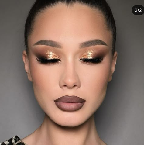 Gold Glam Makeup, Make Up Yeux, Eye Shadow Looks, Maquillage Yeux Cut Crease, Smokey Eye Makeup Look, Gold Makeup Looks, Mekap Mata, Makeup Gold, Classy Makeup