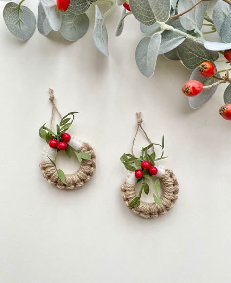 Announcement! 📣 The first 2 mini Christmas Puddings of 2024 have been sold! 🙌🏼 Christmas must be nearing! 🤭 Did you know that you can buy these macramé mini puds singularly, in a set of 2, 3 and 6? The bigger the set you order, the more money you save! 💰 An original handmade design by @colourandcord and part of the ‘Etsy’s Pick’ collection ❤️ These puddings are always a bestseller for the festive period, do you have yours yet? #christmas2024 #christmaspudding #festivedecor #etsyc... Eco Christmas Decorations, Mini Christmas Puddings, Rustic Crochet, Christmas Macrame, Christmas Puddings, Eco Christmas, Mini Wreath, Macrame Christmas, Xmas 2024