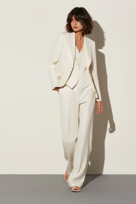 Cream Fashion, Reception Outfit, Woman Suit, White Suit, Professional Attire, Spring Summer 2023, Suit Fashion, Office Outfits, Summer 2023