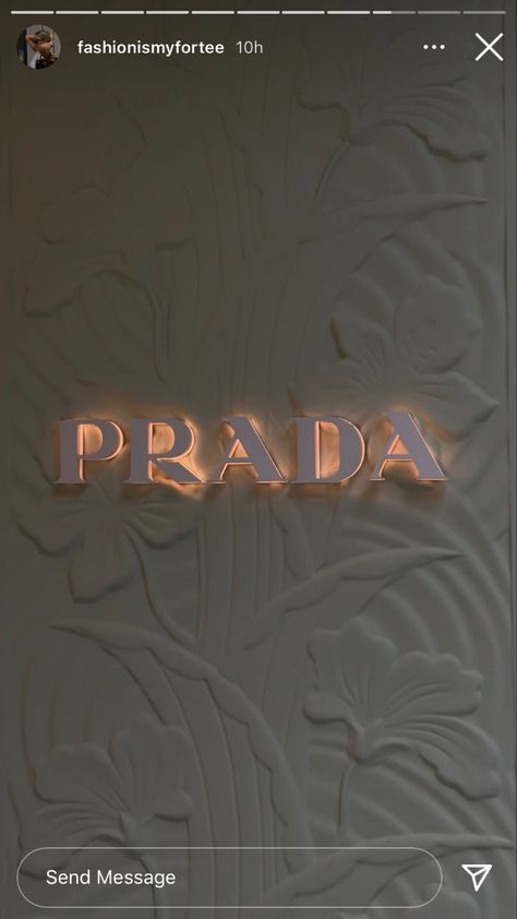 Aesthetic For Friends, Prada Store, Visual Merchandising Ideas, Black White Aesthetic, Merchandising Ideas, Insta Story Inspo, Rich Girl Aesthetic, Lovely Places, Nail Jewelry