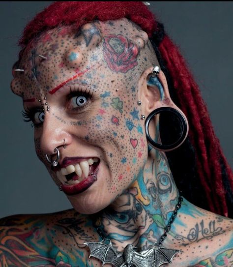 UMMMM, ouch!  Hey Mom and Dad, Ya want to meet my new love?  LOL~ Piercing Girl, Ripley Believe It Or Not, Girl Arm Tattoos, Vampire Girls, Body Piercings, Stretched Ears, Body Modifications, Body Mods, Agra