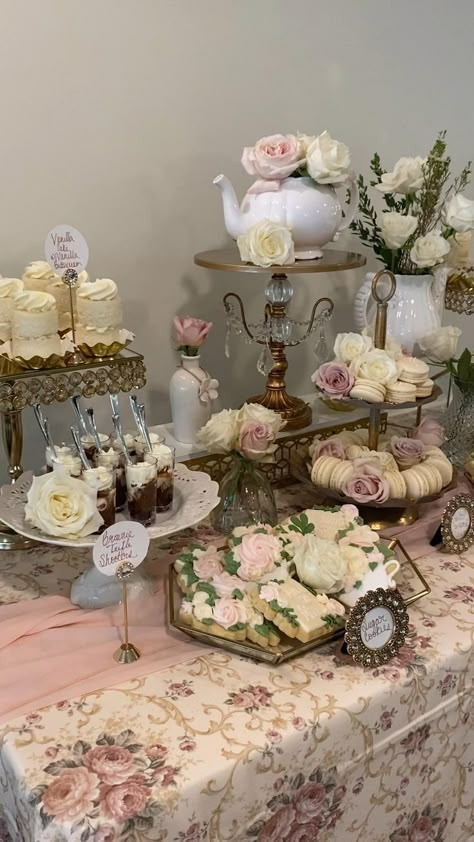 Tea Party Dessert Table, Bridal Shower Tea Party Theme, Adult Tea Party, Tea Party Desserts, Tea Party Tea, Bridal Shower Tea Party, Vintage Tea Parties, English Tea Party, Bridal Shower Inspo