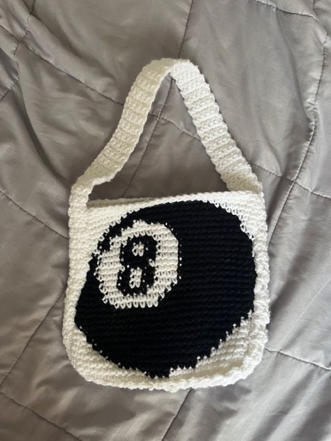 8ball mini crochet tote bag made out of white and black acrylic yarn currently selling on my depop 👀🎱👀 Crochet D, Scream Bag Crochet, Black Things To Crochet, Crochet Eight Ball, 8ball Crochet, Crochet 8 Ball, Crochet Black, Black And White Crochet, Emo Crochet