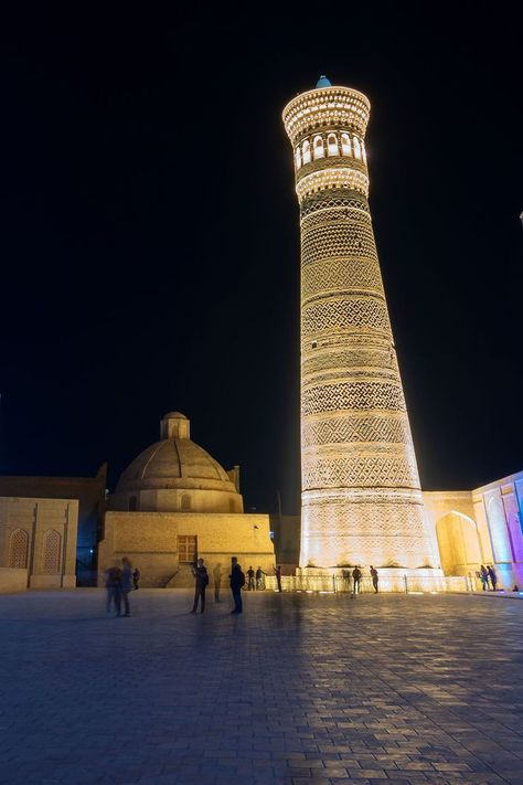 Bukhara Uzbekistan, Genghis Khan, Roman History, Luxury Flowers, Silk Road, Galaxy Wallpaper, Archaeology, Art Art, At Night