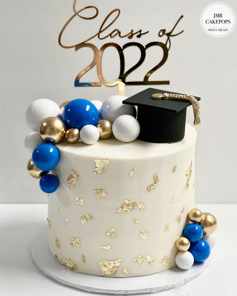 Graduation Cake Designs For Men, Blue And Silver Graduation Cake, Graduation Cake Man, Navy Blue Graduation Cakes, Blue Graduation Cake Ideas, Graduation Cake Male, Graduation Cake Blue And White, College Graduation Cake Ideas For Women, Blue And Yellow Graduation Cake