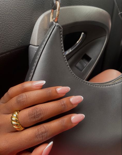 Natural Almond Nails, Short Classy Nails, Old Money Nails, Short Oval Nails, Black Almond Nails, Money Nails, Manikur Kuku, Milky Nails, Classy Nail Designs