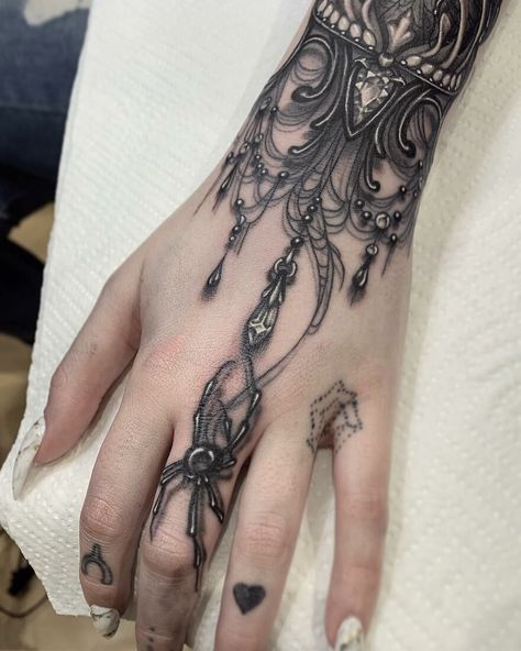 Ryan Ashley Tattoo, Female Tattoo Designs, Jewelry Tattoo Designs, Tatoo 3d, Ryan Ashley, Jewel Tattoo, Best Tattoo Ideas, Hand Tattoos For Women, Tattoo Ideas Female