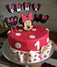 Bolo Do Mickey Mouse, Minnie Mouse Birthday Cakes, Bolo Minnie, Minnie Cake, Mickey Mouse Clubhouse Birthday, Elegant Birthday Cakes, Torte Cake, Red Cake, Mickey Mouse Cake