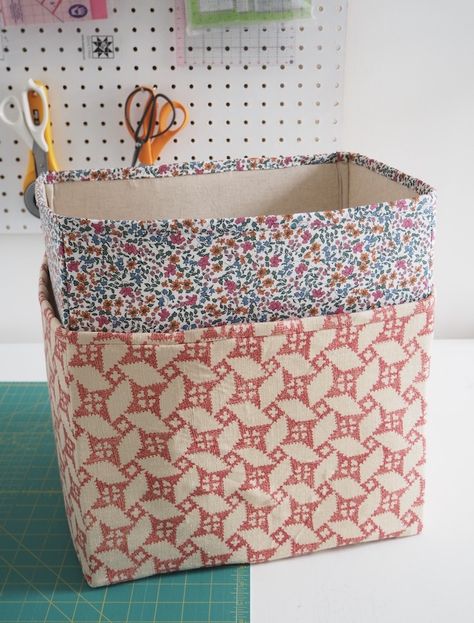 MessyJesse - a quilt blog by Jessie Fincham: Easy Fabric Box Sewing Pattern - Free Tutorial! Storage Box Sewing Pattern, Storage Bin Sewing Pattern, Storage Sewing Patterns, Fabric Storage Bins Pattern, Fabric Basket Pattern Free, Fabric Box Tutorial, Fabric Bins Diy Free Pattern, Fabric Boxes Pattern Free, Small Sewing Projects Free Patterns