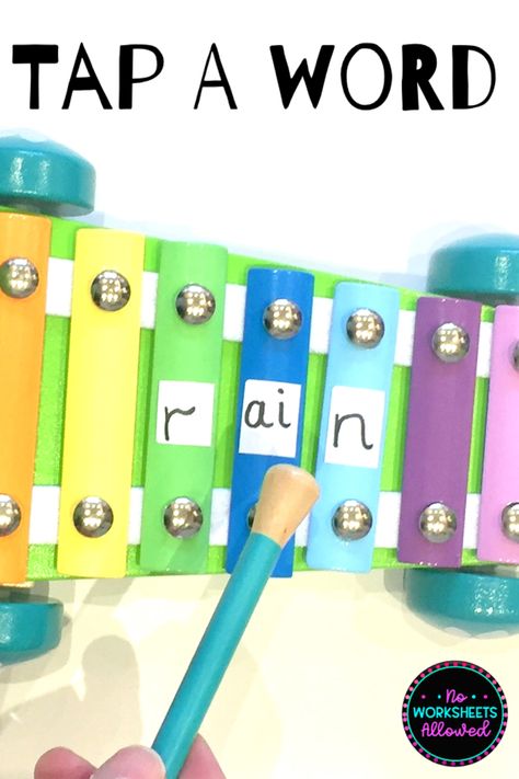 Stick sounds onto a xylophone to make a word. Children tap the sounds, saying them aloud. Then they blend the sounds together to read the word. For more FUN hands-on activities click on the link NOW!! #phonics #phonicsactivities Reading Activities Eyfs, Phonics Sensory Activities, Early Writing Activities Eyfs, Sound Activities, Diy Phonics Activities, Montessori Phonics Activities, Phonics Hands On Activities, Phonics Blending Activities, Read Write Inc Phonics Activities