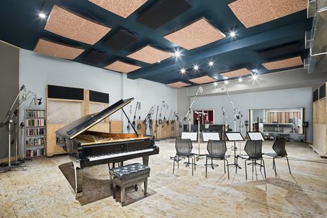 Music Room School, School Music Room, Music Building, Interior Design Classes, School Building Design, Set Building, Studio House, Audio Production, Recording Studio Design