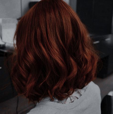 Short Auburn Hair, Dark Ginger Hair, Widow Aesthetic, Rose Weasley, Dark Auburn Hair, Reddish Brown Hair, Ginger Hair Color, Red Brown Hair, Hair Color Auburn