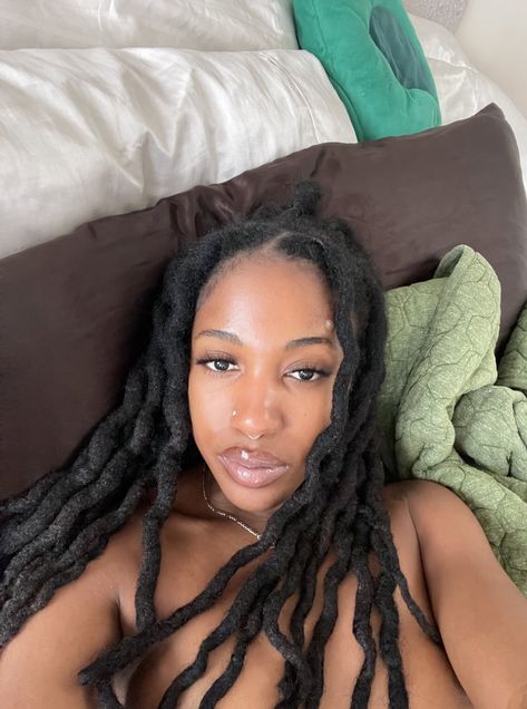 💡 on Twitter: "Im sexy dancing in the house I feel like Brittney Spears https://t.co/kms8YdnXZK" / Twitter Black Women Freeform Locs, Long Thick Locs Black Women, Big Locs Black Women, Thick Locs Hairstyles, Large Locs Black Women, Short Thick Locs, Long Thick Locs, Long Locs Black Women, Thick Locs On Black Women