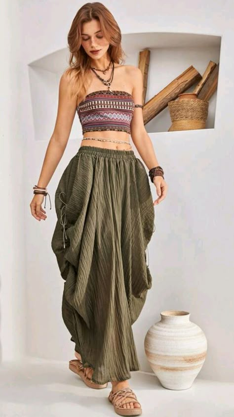 Holistic Style Clothes, Earthy Fashion Women, Earthy Clothing Aesthetic, Brown Boho Outfit, Jungle Aesthetic Outfit, Boho Classy Outfits, Spiritual Outfit Boho Style, Mermaid Core Outfits Casual, Romani Outfit