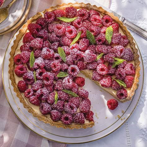 British Custard, Raspberry Custard Tart, Raspberry Custard, British Baking Show Recipes, British Recipes, The Great British Bake Off, Bakewell Tart, Raspberry Tarts, Raspberry Recipes