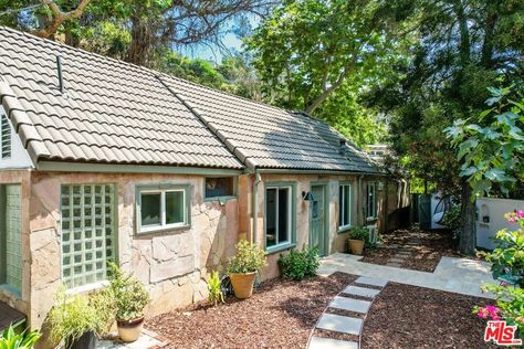 Take a look at this home I found on Realtor.com 2300 Laurel Canyon Blvd, Los Angeles $949,000 ·  3beds · 2baths  https://apps.realtor.com/mUAZ/8d3rc0sy Laurel Canyon Home, Charming Cottage, Los Angeles Real Estate, Cottage Renovation, Glass Brick, Laurel Canyon, Living Area, Cottage, Real Estate