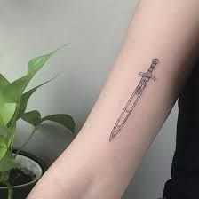 Percy Jackson Themed Tattoos, Riptide Tattoo Percy Jackson, Subtle Percy Jackson Tattoo, Riptide Tattoo, Tatuagem Percy Jackson, Percy Jackson Tattoo, Quotes Tattoo Ideas, Tattoo Kiss, Fandom Tattoos