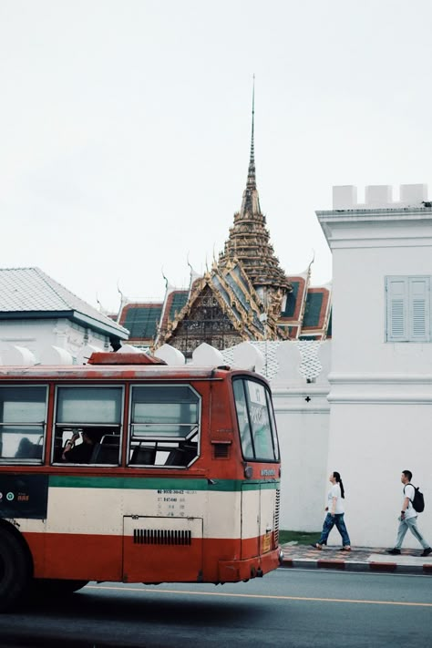 Thailand Street, Thailand Wallpaper, Picture Wall Bedroom, Grand Palace, 500 Days Of Summer, Bangkok Travel, Camera Shots, Thai Art, Film Inspiration