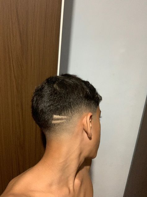 Tiger Scratches Haircut, Fade Haircut Designs, Taper Fade Short Hair, Fade Haircut Styles, Drop Fade, Burst Fade, Low Fade Haircut, Low Fade, Drip Outfit Men