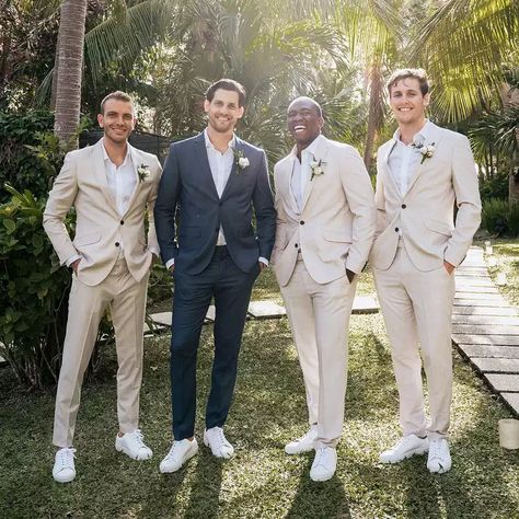 Beach Wedding Suits, Best Wedding Suits, White Wedding Suit, Men In Suits, Mint Bridesmaid Dresses, Groom Wedding Attire, Beige Suits, Wedding Suits Groom, Wedding Groomsmen