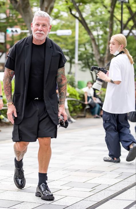 Nick Wooster, Men Scarf, Tokyo Fashion Week, Mens Shorts Outfits, Fashion Man, Dapper Men, Tokyo Fashion, Scarf Men, Male Fashion