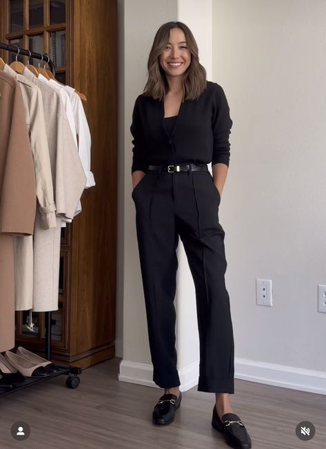 Black Slacks Outfit, Black Trousers Outfit, Black Work Outfit, Trousers Women Outfit, Cropped Pants Outfit, Slacks Outfit, Smart Casuals, Job Interview Outfit, Black Slim Pants