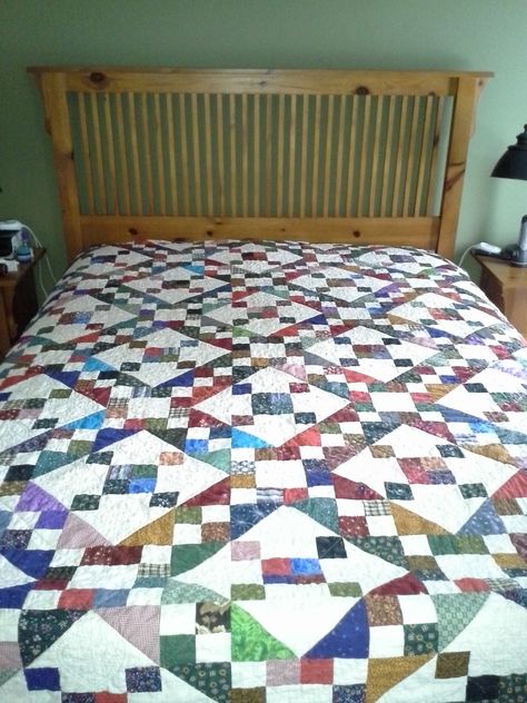 Scrappy Jacobs ladder - - Love it!! Ladder Quilt Pattern, Scrappy Quilting, Ladder Ideas, Jacobs Ladder, Charm Squares, Shirt Quilts, Make A Quilt, Longarm Quilting Designs, Scrappy Quilt Patterns