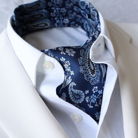 Un-tied British style gentlemen's adult ascot necktie in high quality satin polyester material.   Color: Blue Paisley Material:  Polyester Satin Ascot Dimensions:  approx. 6 inches wide and 46 inches long Mens Scarf Fashion, Mens Cravats, Cravat Tie, Men's Formal Wear, Mens Dress Outfits, Blazer Outfits Men, Gentleman Outfit, Ascot Ties, Mens Fasion