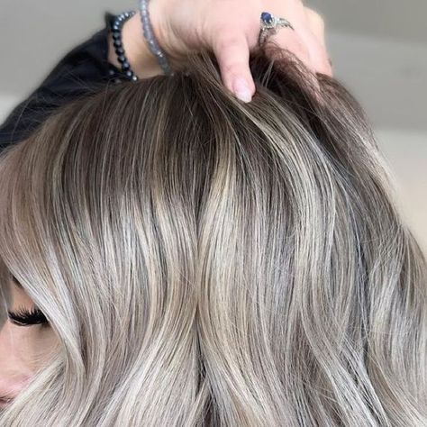 Redken on Instagram: "Bring on the cool blondes with 🆕 Shades EQ Bonder Inside VV series: Intense Neutralization, our coolest toners to date 💜 @the.dumbblonde 🇨🇦 used the following Redken Recipe to create this #icyblonde 👇 Shades EQ Bonder Inside 010AG + 09VV Intense Neutralization + 09P + Clear" Redken Shades, Redken Shades Eq, Hair Color Formulas, Icy Blonde, Cool Blonde, Shades Of Blonde, Silver Pearls, Color Design, Shades