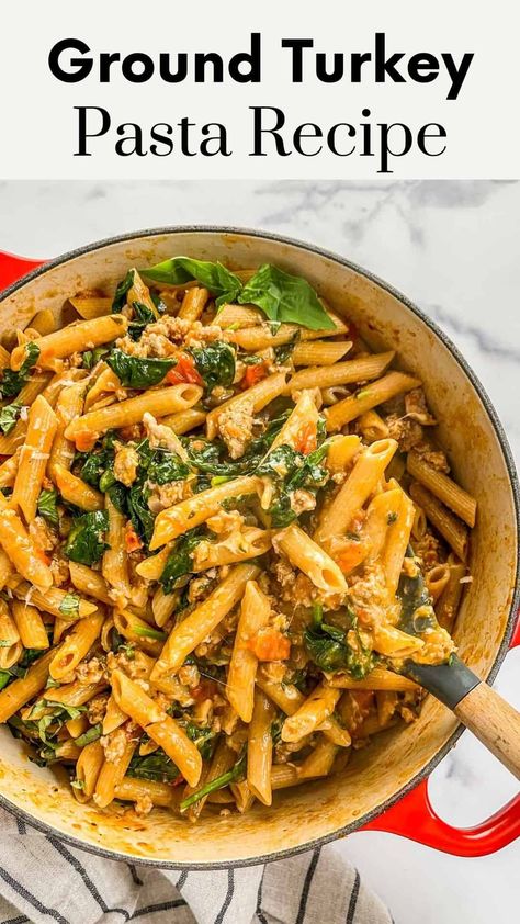 This one-pot ground turkey pasta recipe is a savory, wonderful meal! It's simple to make and will be a hit with the whole family! Ground Turkey Simple Recipes, Ground Turkey Macaroni Casserole, Recipes To Make With Ground Turkey, Heart Healthy Ground Turkey Recipes, Turkey Meat Pasta Recipe, Ground Turkey One Pot Meal, Pasta And Veggies Recipes Dinners, Ground Turkey Noodle Recipes, Ground Chicken And Veggies Recipes