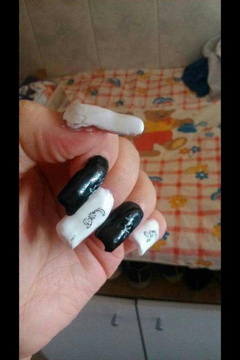 Ugly Nails Fail, Nail Fails, Fail Nails, Bad Nails, Horror Nails, Crazy Nail Art, Really Cute Nails, Crazy Nails, Super Nails