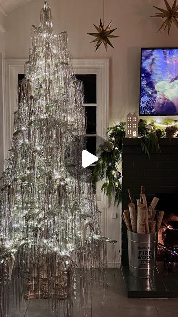 Daniel Preda on Instagram: "TINSEL? I hardly know her! ✨🎄 My diy vintage #tinseltree method went intensely viral last year so I thought I’d bring it back before this seasons festivity begins. It’s absolutely dreamy and giving old Hollywood glamour. I used about 8 packs for a 7.5 foot tree, link in bio for the product I used! ✨ Pls be careful with cats/pets! Happy holidays 🫶🏼 • #tinsel #christmas #christmasdecor #christmastree #holidaydecor #holidays #diychristmas #diy" All Tinsel Christmas Tree, Tinsil Christmas Tree, Christmas Tree With Icicle Tinsel, Tinsel Diy Decorations, Vintage Tree With Tinsel, Small Tinsel Christmas Tree, Tinsel Covered Christmas Tree, Diy Tinsel Christmas Tree, How To Tinsel Christmas Tree