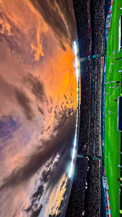 World Cup Aesthetic Wallpaper, Football Aesthetic Wallpaper Laptop, Iphone Wallpaper Soccer, Soccer Aesthetic Wallpaper, Fussball Wallpaper, Soccer Sunset, Football Stadium Wallpaper, Background Football, Stadium Wallpaper