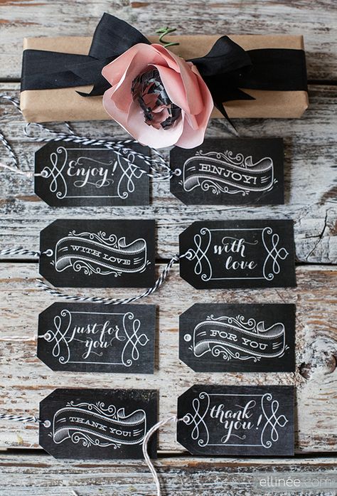 Sharing some Creative Gift Wrapping Ideas and some Free Printable Gift tags to take your gifts to the next level. Free Chalkboard Printables, Chalkboard Gift Tags, Chalkboard Tags, Chalk It Up, Pretty Packaging, Gift Tags Printable, Chalkboard Art, E Card, Printable Gift