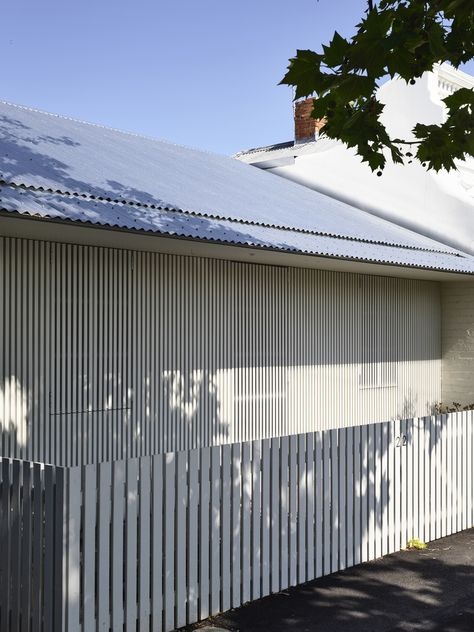 Gallery of Fitzroy North House 02 / Rob Kennon Architects - 9 Rob Kennon, Abstract Silhouette, Timber Battens, Garden Architecture, Inner City, Local Design, Australian Design, Brick Wall, Contemporary House