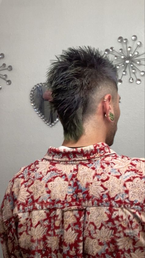 Blue Mohawk, Punk Haircut, Mohawk Hair, Short Punk Hair, Mohawk Haircut, Mohawk Hairstyles Men, Mens Haircuts Short Hair, Androgynous Hair, Half Shaved Hair