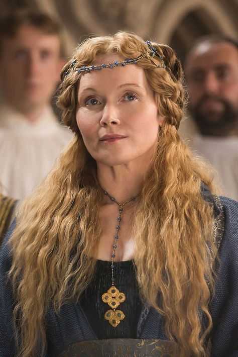 The White Princess: If You're Missing Game of Thrones, You Want to Meet Her! - TV Fanatic Hufflepuff Costume, The White Queen Starz, Helga Hufflepuff, Essie Davis, Philippa Gregory, Elizabeth Woodville, Elizabeth Of York, The White Princess, Disney Maleficent