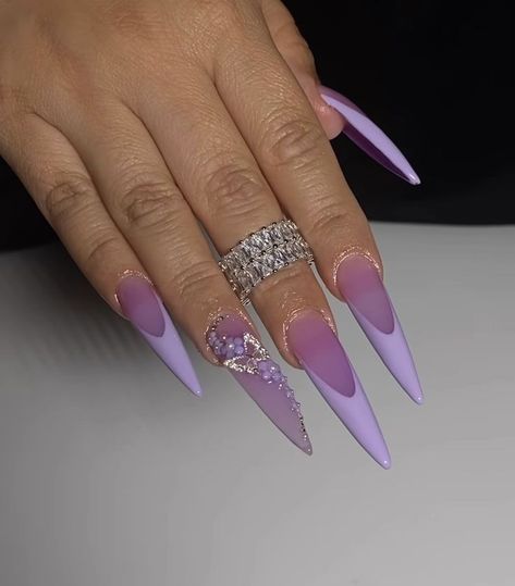 Nail Ideas Stiletto Long, Baddie Nails Stiletto, Purple Nails Stiletto, Purple Stiletto Nails Design, Nail Ideas Stiletto, Stiletto Nails Matte, Stiletto Nails Designs Unique, Baddie Nail Ideas, Purple Stiletto Nails