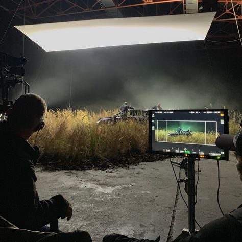 Filming Ideas, Cinematography Camera, Film Lighting, Cinematography Lighting, Movie Production, Filmmaking Inspiration, Filmmaking Cinematography, Film Life, Cinematic Lighting