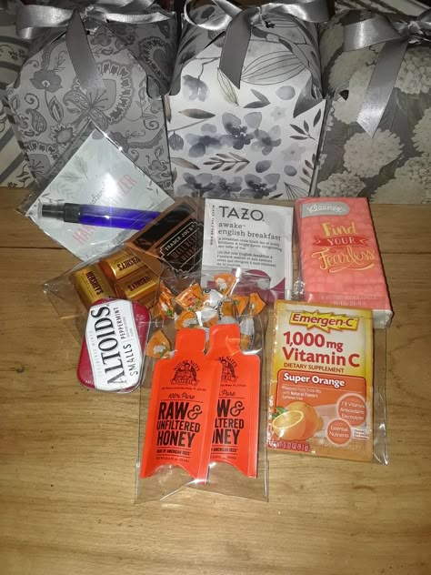 Self Care Goodie Bags, Winter Goodie Bags, Regular Pioneer Gifts Ideas, Pioneers Jw, Congregation Gifts, Jw Games, Honey Packets, Cruise Doors, Regular Pioneer