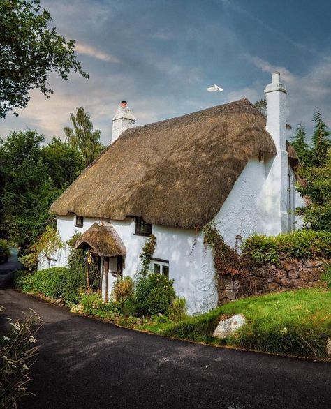 My Mood Today, British Cottage, English Country Cottages, Cute Cottages, Dartmoor National Park, British Architecture, Irish Cottage, Quaint Cottage, English Cottage Garden