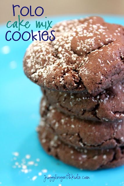 Rolo Cake Mix Cookies (chocolate cookie with rolo inside).  Great to make with the kids.  #rolo #cookie #cakemix #jugglingwithkids Rollo Cookies, Rolo Cake, Rolo Cookies, Buns In My Oven, Chocolate Rocks, Devils Food Cake Mix Recipe, Cookie Exchange Party, Devils Food Cake, Devils Food