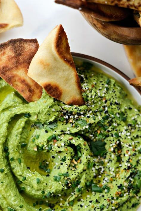 Green Goddess Hummus, Green Snacks, Meatless Main Dishes, Hummus Recipe, Green Goddess, Green Peas, Greens Recipe, Chickpeas, Appetizer Snacks