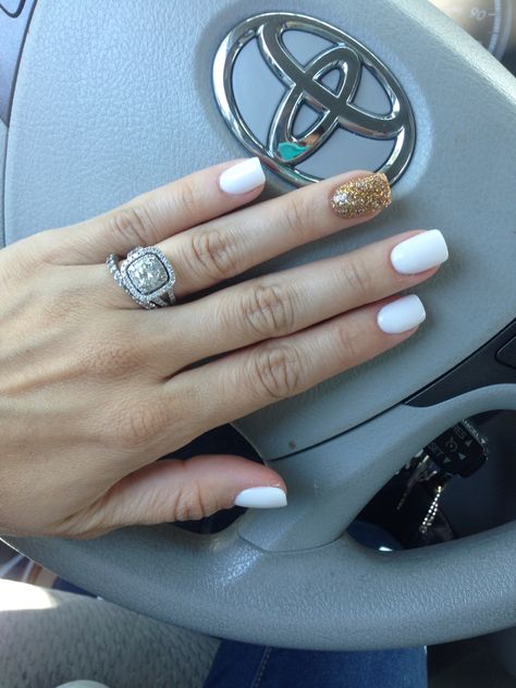 Nexgen white with sparkled gold White Nails With Accent Nail Ring Finger, White And Gold Nails Short, White With Gold Nails, White And Gold Nails Simple, White And Golden Nails, White Nails With Gold Glitter, Gold And White Nails, Nexgen Nails Colors, White And Gold Nails